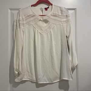 NWT VINCE CAMUTO Keyhole Front Blouse